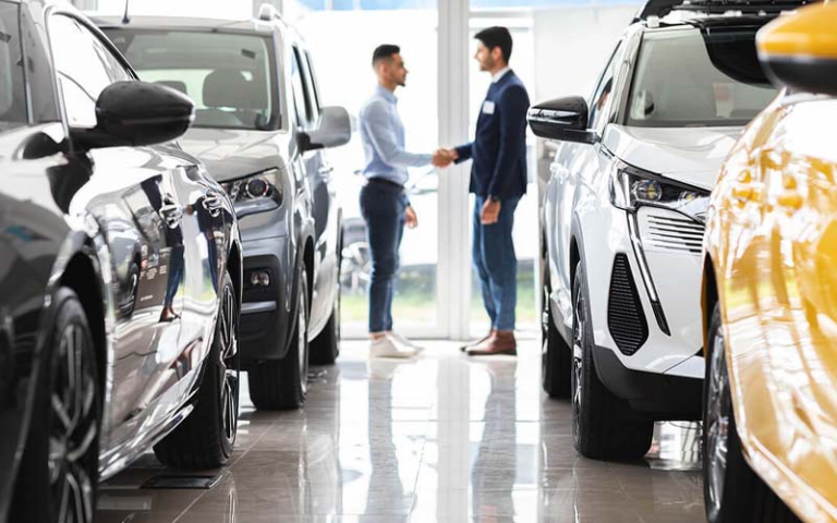 Can a Foreigner Register a Car in Dubai?