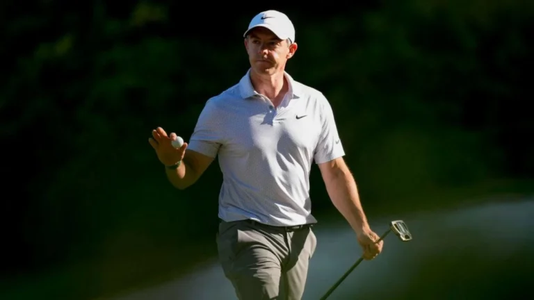Augusta Masters: Rory McIlroy has a 6-shot lead entering the 3rd round